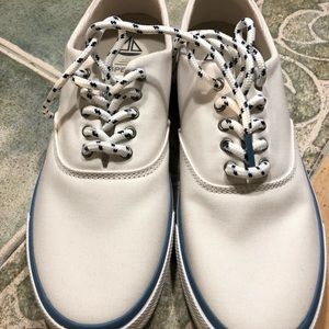 Brand new Sperry Captains canvass nautical shoes